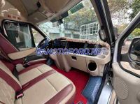 Cần bán gấp xe Ford Transit SVP 2017 màu Bạc