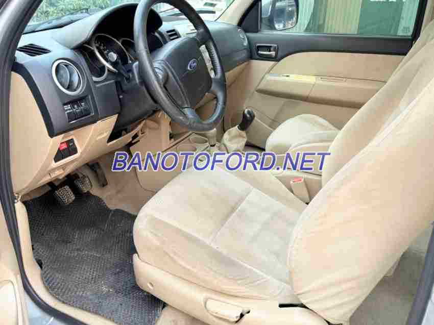 Bán Ford Everest 2.6L 4x4 MT đời 2011 xe đẹp - giá tốt