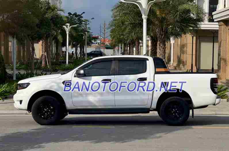 Ford Ranger XLS 2.2L 4x2 AT model 2020 xe chuẩn hết ý