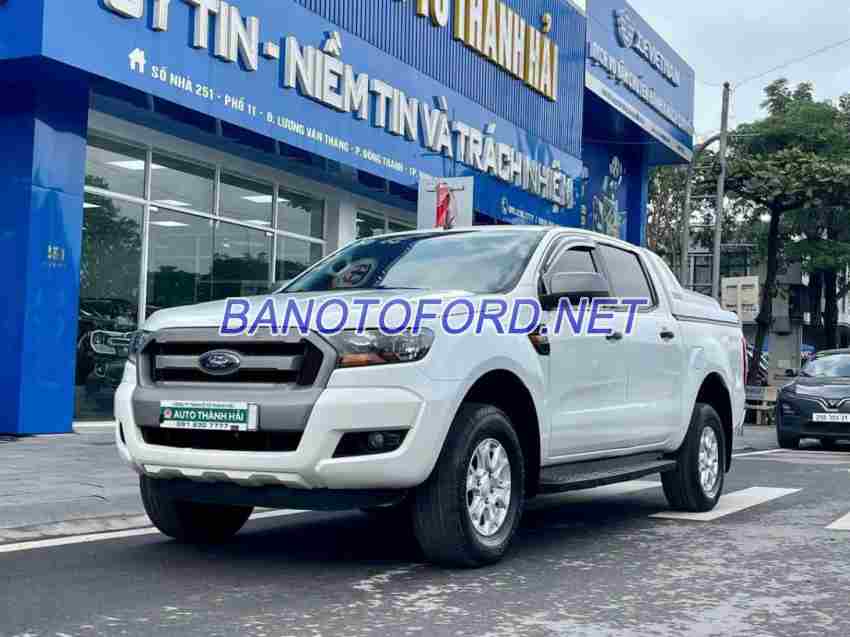 Cần bán gấp xe Ford Ranger XLS 2.2L 4x2 AT năm 2017, màu Trắng, Số tự động