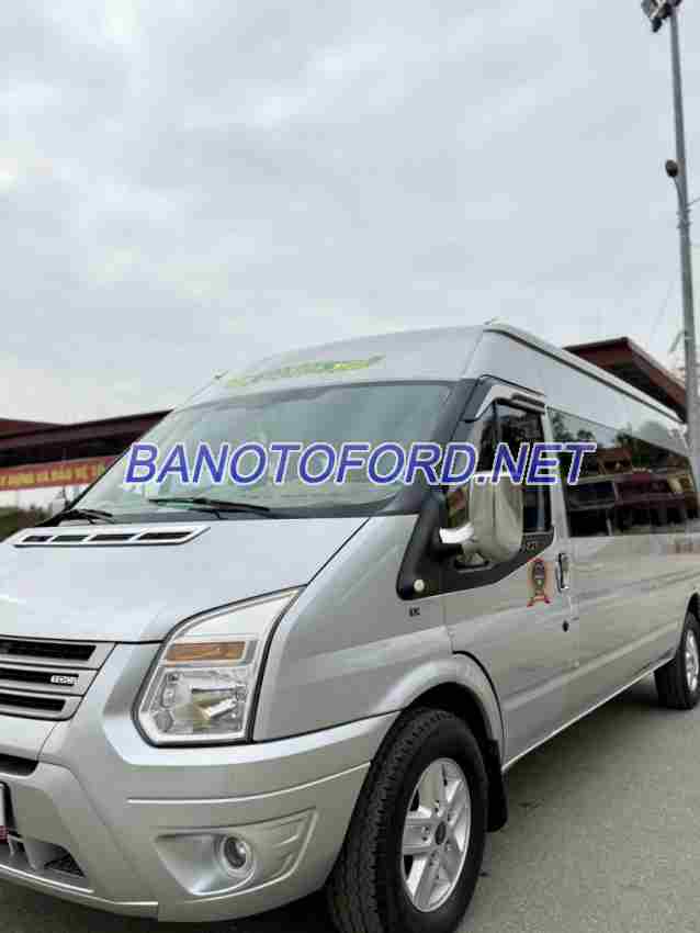 Cần bán xe Ford Transit SVP năm 2019 màu Bạc cực đẹp