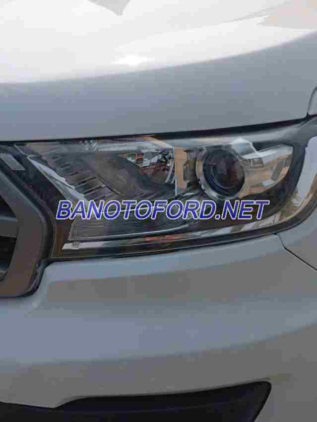 Bán Ford Everest Ambiente 2.0 4x2 MT 2018 - Trắng