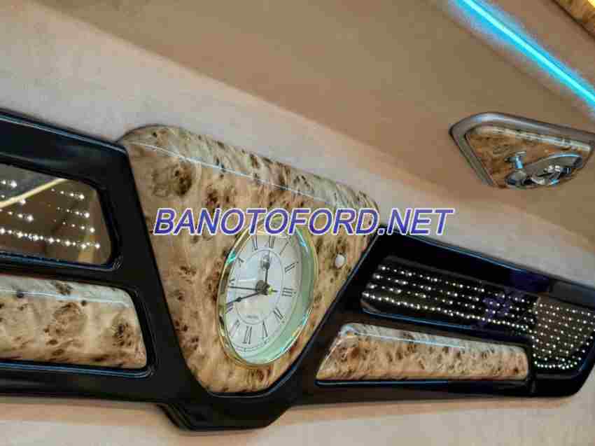 Cần bán xe Ford Transit Limousine sx 2020