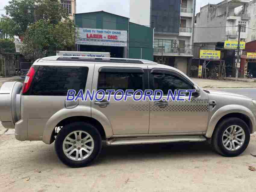 Cần bán xe Ford Everest 2.5L 4x2 AT năm 2014 màu Ghi cực đẹp