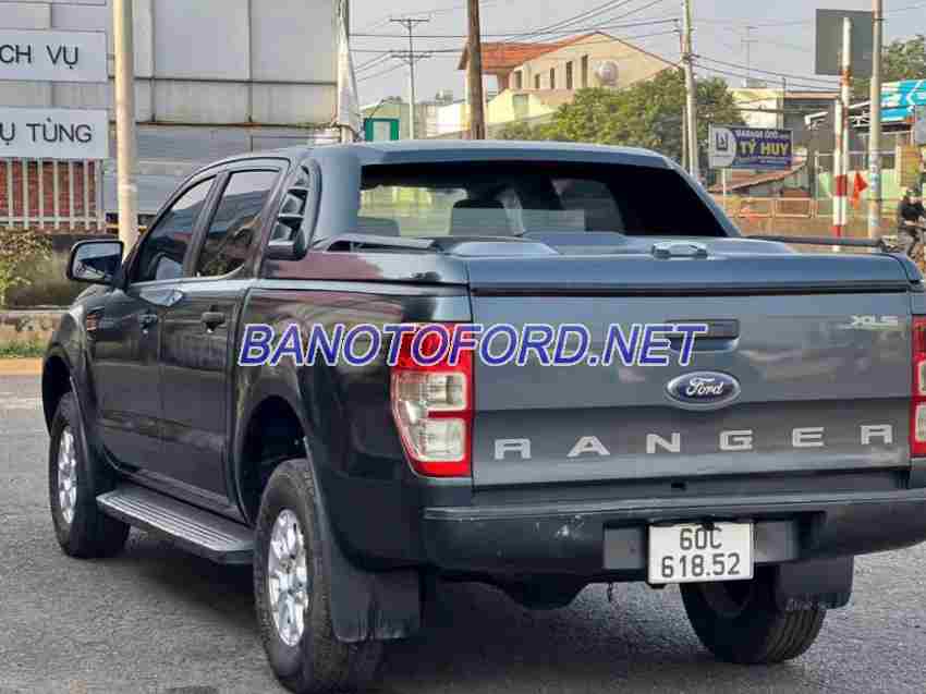 Cần bán gấp xe Ford Ranger XLS 2.2L 4x2 MT 2015 màu Xanh