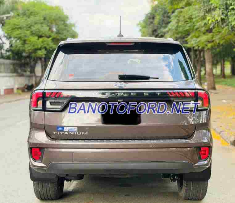 Cần bán gấp Ford Everest Titanium 2.0L 4x2 AT đời 2022, màu Nâu