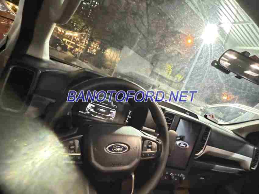 Cần bán gấp Ford Ranger XLS 2.0L 4x2 AT đời 2023, màu Trắng