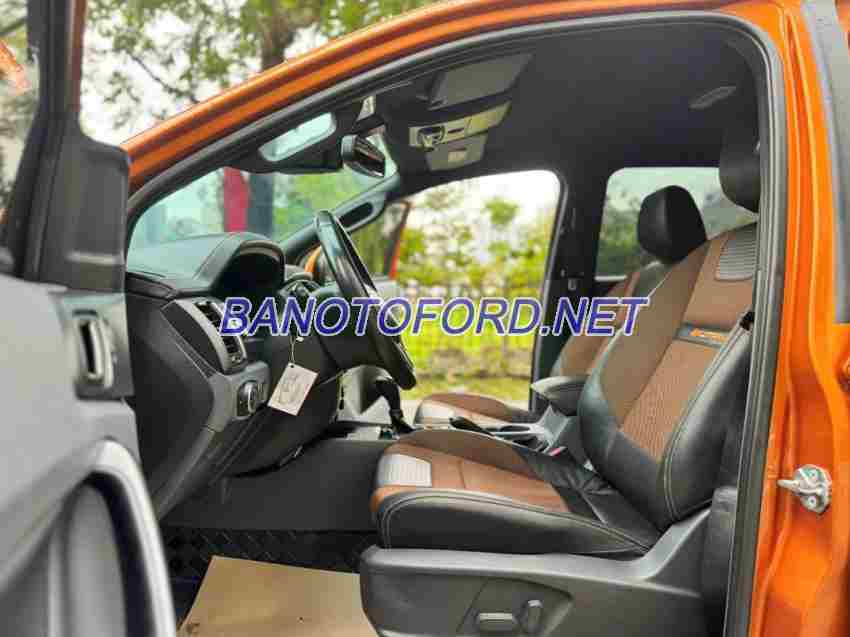 Cần bán gấp xe Ford Ranger Wildtrak 3.2L 4x4 AT 2017 màu Vàng
