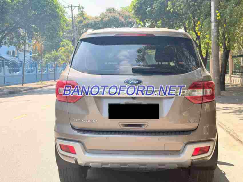 Cần bán gấp Ford Everest Titanium 2.0L 4x4 AT năm 2019 giá cực tốt