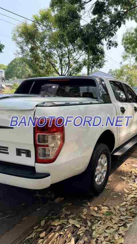 Cần bán gấp xe Ford Ranger XLS 2.2L 4x2 AT năm 2019, màu Trắng, Số tự động