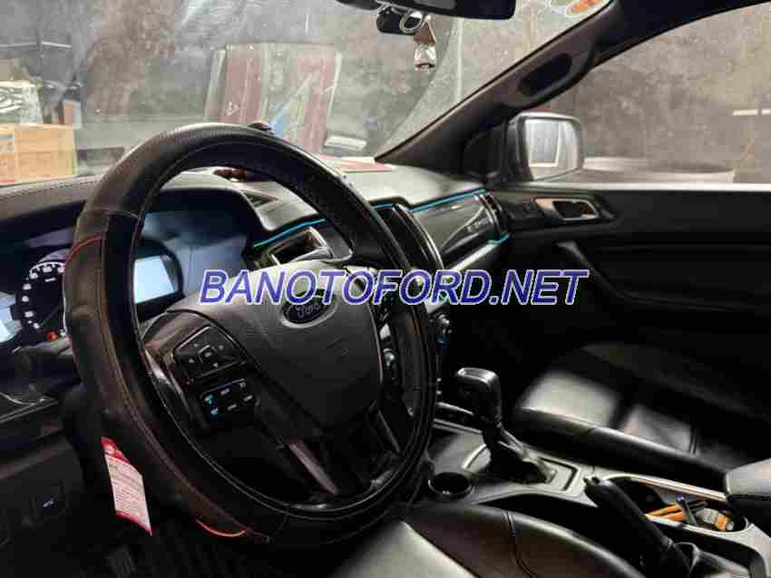 Cần bán xe Ford Everest Titanium 2.0L 4x2 AT 2018 Số tự động màu Đen