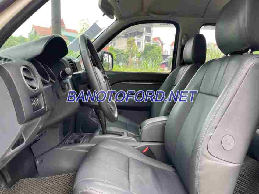 Cần bán xe Ford Everest 2.5L 4x2 AT màu Trắng 2013