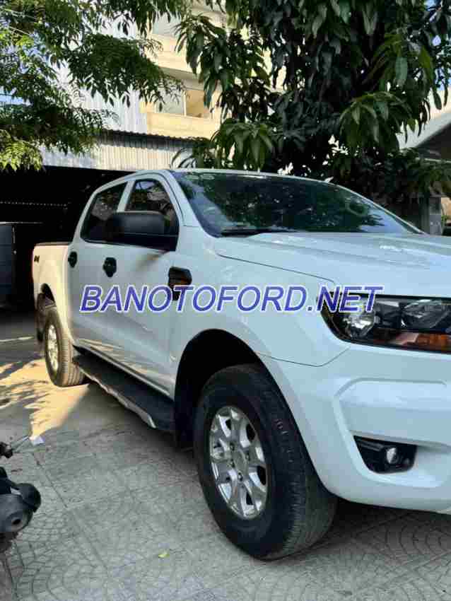 Cần bán gấp xe Ford Ranger XL 2.2L 4x4 MT 2021 màu Trắng