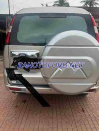 Ford Everest 2.5L 4x2 MT model 2010 xe chuẩn hết ý